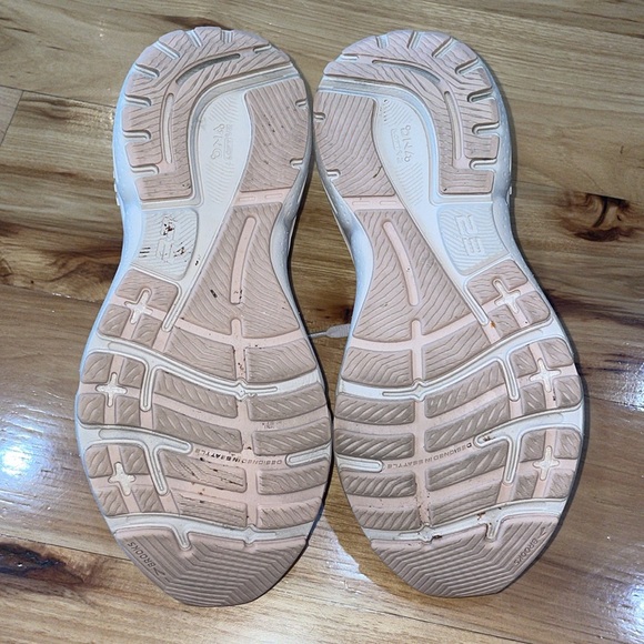 Brooks adrenaline GTS 23 running shoes Crystal grey villa white sz 7.5 - Picture 7 of 10